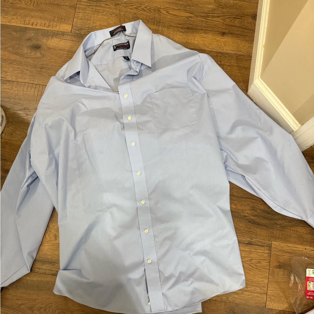 Men’s button down long sleeve shirt.Like new